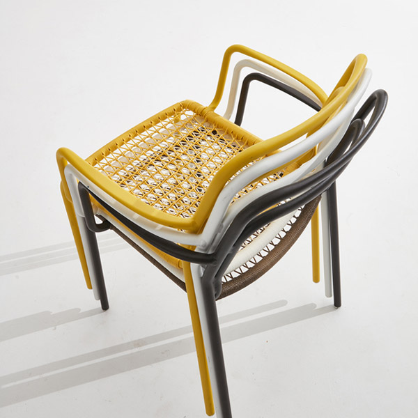 베니 컬러 알루미늄 테라스 야외 디자인의자